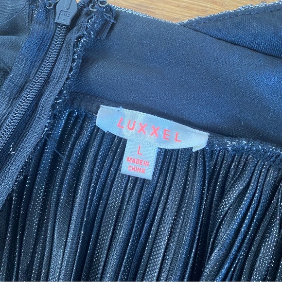 Luxxel Mini Deep V-neck Metallic Party Cocktail Dress Size Large - Picture 9 of 12